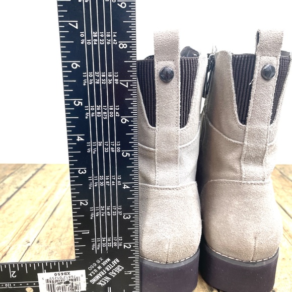 Donald Pliner “Ease” Suede Combat Boot in Light Taupe, Size 7.5 M - Picture 11 of 15